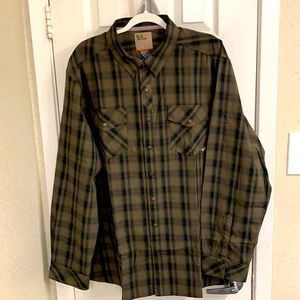 Olive green plaid long sleeve QuickDraw button up